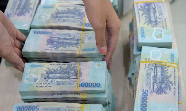 Bùi Quốc Vương SN 1990 giao nộp 1.000.0000.000 đồng bị bỏ quên ở quán cà phê, công an vào cuộc xác minh thông tin