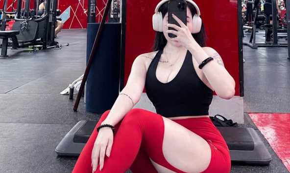Chiếc quần gym có thiết kế táo bạo, khiến hot girl bất ngờ vướng phải tranh cãi