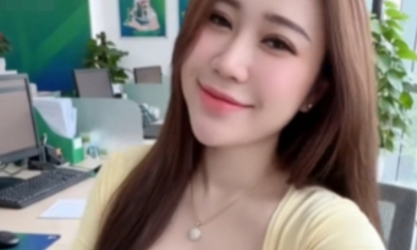 Nữ nhân viên ngân hàng AI, khiến vô số anh em ngỡ ngàng vì quá giống thật