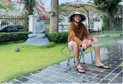Tình hình hiện tại của nam diễn viên miền Tây đi bán mì 10 năm