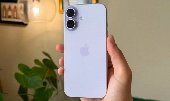 Apple tung ra điện thoại gập trị giá cả trăm triệu nhưng thứ được quan tâm hơn cả lại là iPhone 18 đâu rồi?