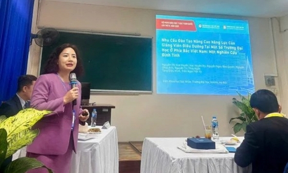 Nữ tiến sĩ đưa thiết bị đeo vào chăm sóc phụ nữ sau ung thư