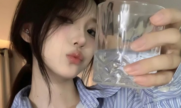 Lời khuyên cho những người hay uống nước ấm mỗi sáng