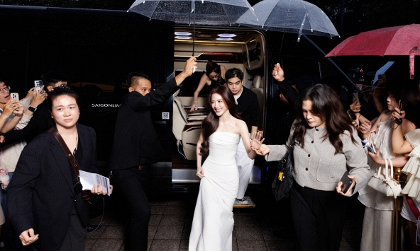 Baifern Pimchanok gây sốt khi tham dự sự kiện tại Việt Nam, nhan sắc ngọc nữ Thái Lan đúng xứng đáng hai chữ mỹ nhân