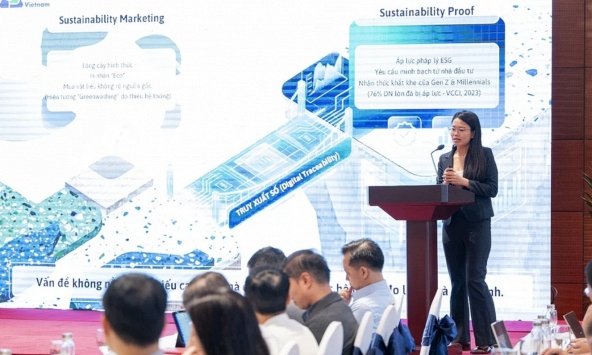 Giám đốc điều hành UPGREEN Vietnam Hà Phan Kim Nguyệt biến nhựa thải thành sản phẩm có dữ liệu