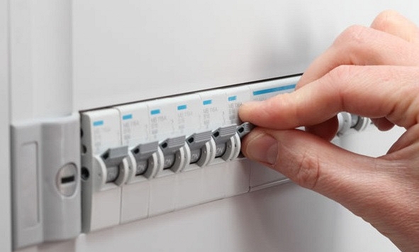 Lời khuyên cho những gia đình không bao giờ tắt aptomat điều hòa