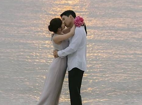  Jiyeon kết hôn vội vã ngay trong tháng 9