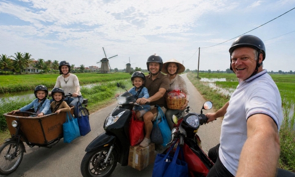 Người Hà Lan sống ở miền Tây mất một thời gian mới hiểu vì sao người Việt cứ gặp là hỏi “Ăn cơm chưa?”