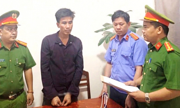 Thi hành lệnh bắt tạm giam Trường 'Ca Sĩ'