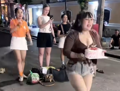 Video đón tuổi mới với 'nghi thức' độc lạ của hot girl nhảy dây, cuốn đến nỗi hút gần 4 triệu view trong một ngày