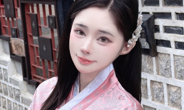 Đẳng cấp của nữ coser 'triệu follow', mỗi lần lên đồ biến hình là fan lại được dịp 'điêu đứng'