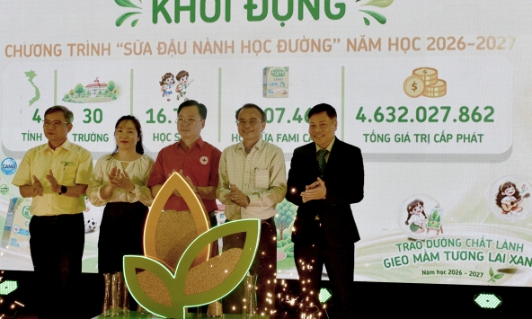 Một triệu hộp sữa gieo mầm ‘tương lai xanh’ cho học sinh vùng khó Việt Nam