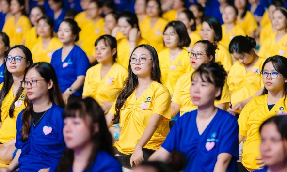 Yoga bầu đúng cách: Đừng biến thai kỳ thành cuộc đua chinh phục tư thế