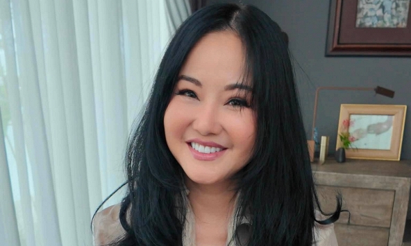 Diva Hồng Nhung U60 quá khác lạ, được khen 'như búp bê'