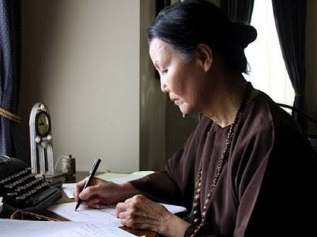 Kiều Chinh rời Việt Nam về Mỹ: 'Không biết bao giờ mới gặp lại hay không còn cơ hội gặp nhau nữa'