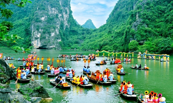 Loạt điểm du lịch nổi tiếng của Ninh Bình thông báo ngưng hoạt động, lý do là gì?
