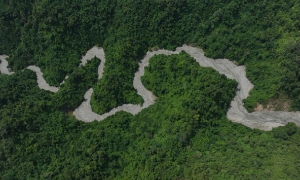 Phát hiện 'rồng đá' dài 10 km giữa núi rừng Việt Nam, nhìn từ trên cao như một thắng cảnh ở châu Âu