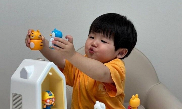 Khi trẻ hỏi 'tại sao', tốt nhất đừng vội vàng trả lời!