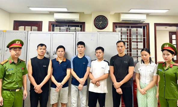 Ra quyết định khởi tố kế toán Nguyễn Thị Hương SN 1989