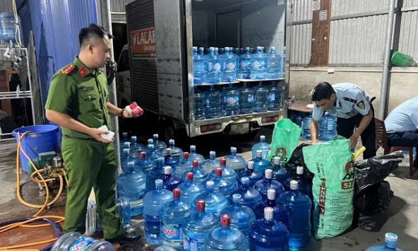 Tất cả người dân đang dùng nước đóng bình chú ý thông báo mới nhất từ công an