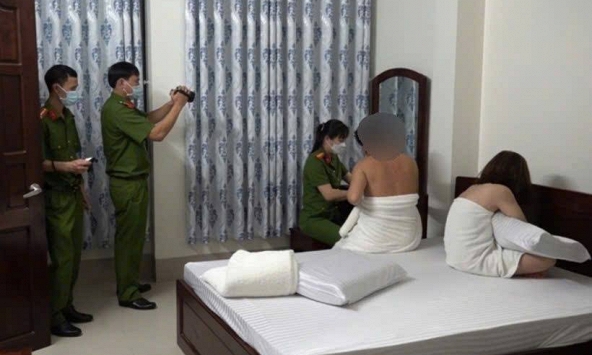 Công an điều tra các giao dịch từ 10 đến 15 triệu đồng: Bắt khẩn cấp môi giới SN 2003