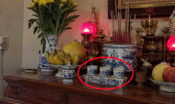 Lời khuyên cho những gia đình ngày nào cũng thay nước trên bàn thờ