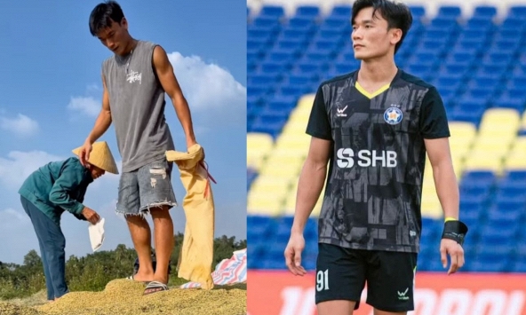 Thủ môn Bùi Tiến Dũng về quê phơi lúa cho mẹ