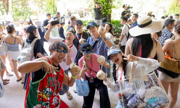 Trước khi đặt vé, nhiều du khách tìm cảm hứng từ những 'người dẫn đường' trên mạng xã hội