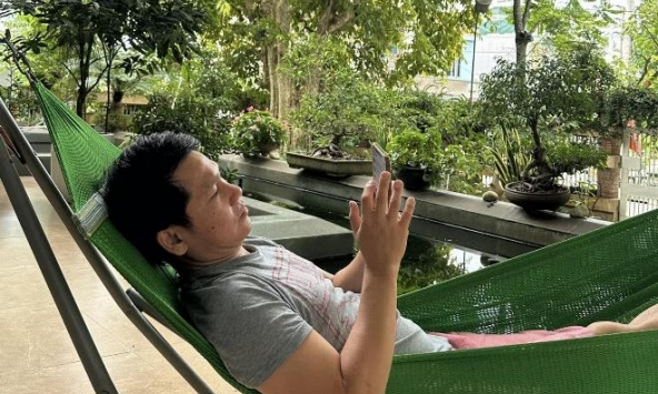 'Ông hoàng nhạc đỏ' đình đám bán đặc sản thịt dê ở đường Hàn Thuyên, Hà Nội