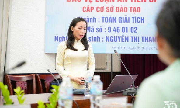 Theo dấu khoảng cách giữa nghiệm gần đúng và nghiệm chính xác