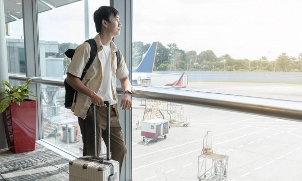 Nam sinh cứ thứ Hai, Tư, Sáu lại bay máy bay đi học từ 3h sáng, 9h tối về nhà: Bất ngờ tiết kiệm được gần 90 triệu đồng