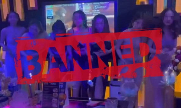 Rước đèn Trung Thu trong quán karaoke, video của nhóm hot girl khiến dân tình bức xúc