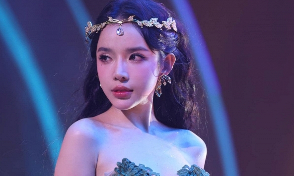 'Tha cho Lyly đi!'