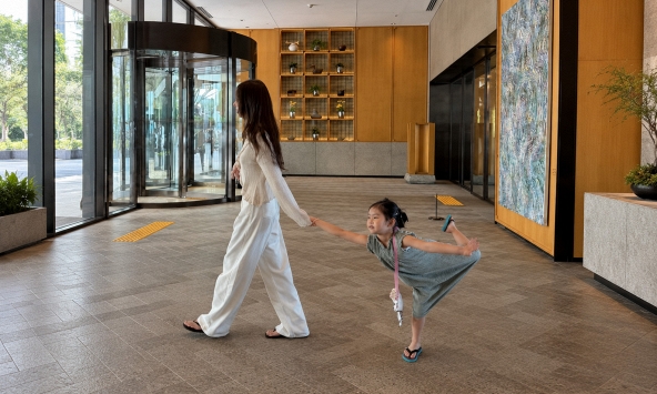 Hãy nhớ: Trẻ con không nghe lời giảng giải, chúng chỉ bắt chước cha mẹ