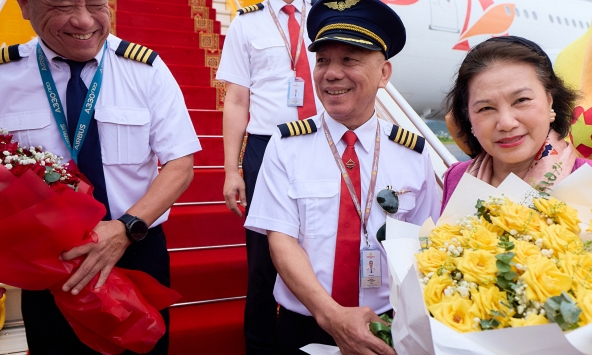 Phi công lái A330 đầu tiên của Sun PhuQuoc Airways về nhà kể chuyện phía sau buồng lái