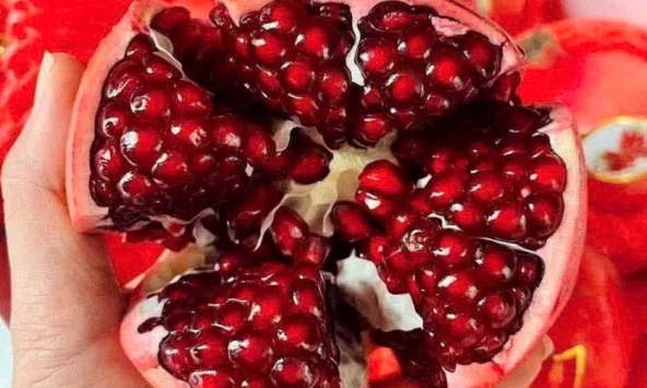 Lời khuyên cho những người hay uống nước ép lựu