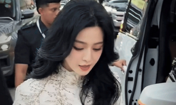 Nữ diễn viên nổi tiếng bị công khai đòi nợ 259 tỷ đồng