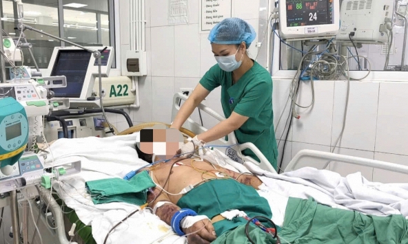 Đi uống rượu ở những quán quen, người đàn ông 61 tuổi bất ngờ suy hô hấp, hoại tử da vì nhiễm liên cầu lợn