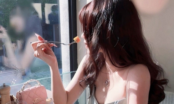 Tưởng nhịn ăn giúp phòng bệnh, người phụ nữ 30 tuổi 'tá hỏa' khi nước tiểu đầy bọt, mắc bệnh tiểu đường