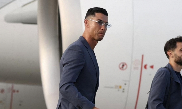 Chuyến bay chở Ronaldo rời tuyển Bồ Đào Nha được theo dõi nhiều nhất thế giới