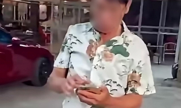 Danh tính nam thanh niên bị nhân viên quán thịt dê cầm điếu cày đuổi đánh, hé lộ thông tin bất ngờ