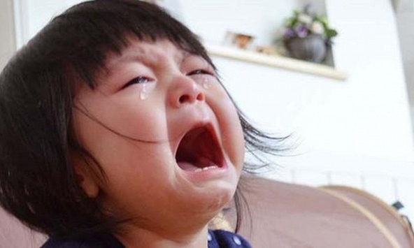 Dấu hiệu của 1 đứa trẻ đang bị nuôi dạy sai cách