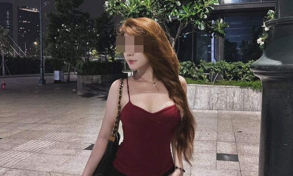 Mặc váy hở hang để 'lên xu hướng', hot girl lập tức bị CĐM chỉ trích nặng nề