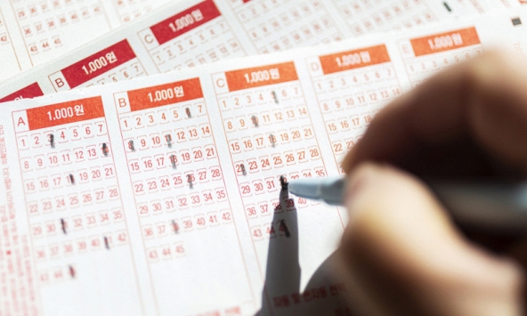Người đàn ông trúng số 1 giải nhất, 4 giải nhì, nhận tổng cộng 41,5 tỷ đồng