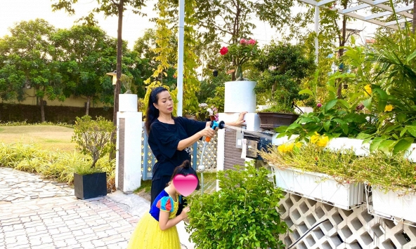 Chủ tịch SN 71 là Á hậu lừng danh: Được chồng tặng biệt thự hơn 200m², 30 năm trước đã có cát-xê cực khủng