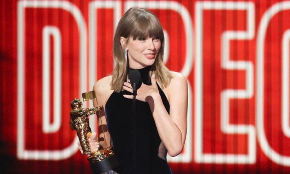 Taylor Swift làm ơn hãy nghỉ ngơi!