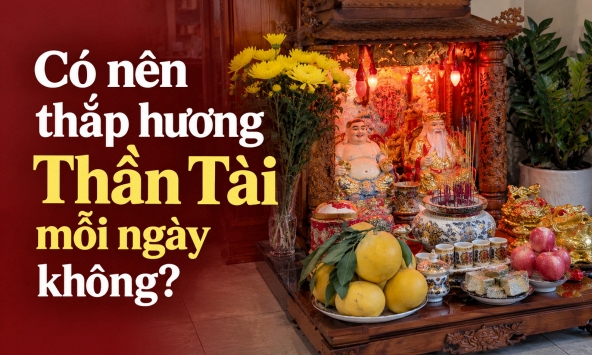 Có nên thắp hương Thần Tài mỗi ngày không?