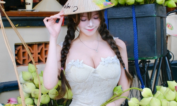 Đón thu ở Sài Gòn, hot girl xinh đẹp khéo léo có ngay một bộ ảnh 'để đời'