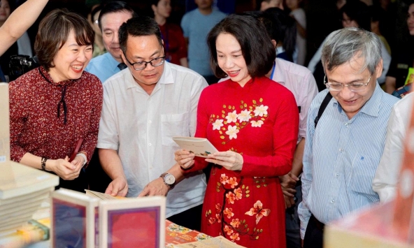 Khai mạc Hội Sách Hà Nội lần thứ 11: Khi văn hóa đọc bắt tay với công nghệ