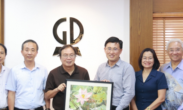 Tăng cường hợp tác, chia sẻ chuyên môn với Tập đoàn Xuất bản Giáo dục Pelangi (Malaysia)